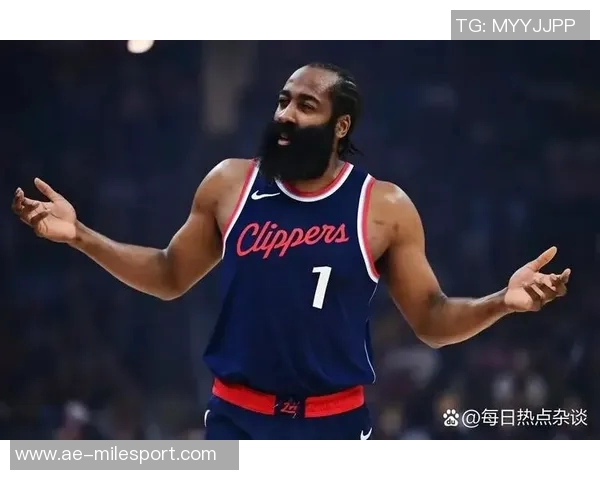 掘金自媒体调侃哈登布劳恩笑容满面快船季后赛大战七场引热议