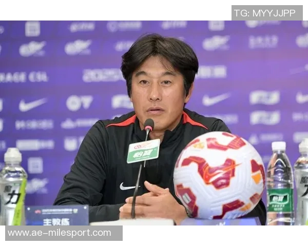 蓉城足球面临体系重建新教练如何应对三中卫挑战