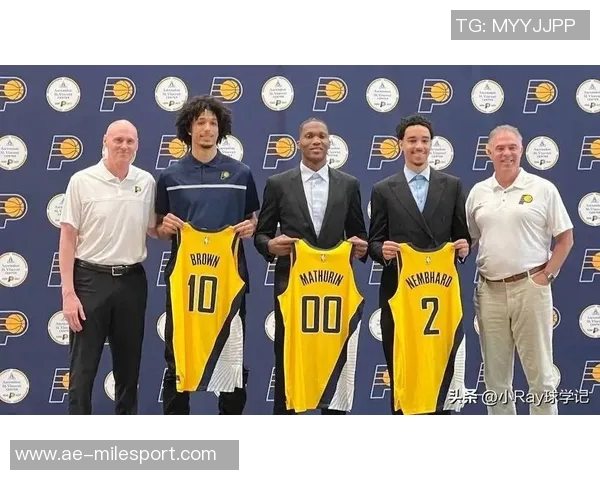 小内姆哈德称赞浓眉具备MVP实力只需传球他便能解决一切问题