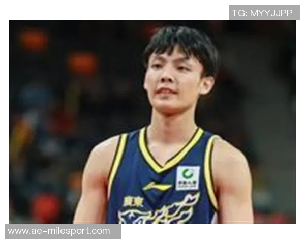 徐杰伤愈复出戴发带热身广东客场挑战浙江期待精彩表现