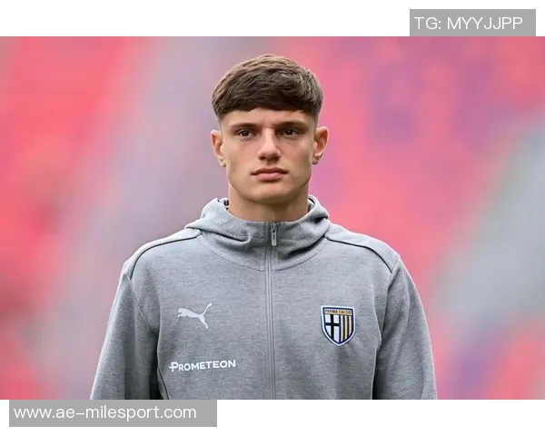 斯基拉报道38岁门将瓜伊塔今日完成帕尔马体检签约至2026年