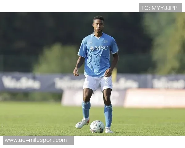 罗马诺透露梅努或在新帅麾下获得机会球队仍有意引进齐尔克泽