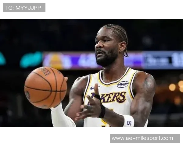 艾顿加盟湖人后将如何影响球队表现布克表示期待未来发展