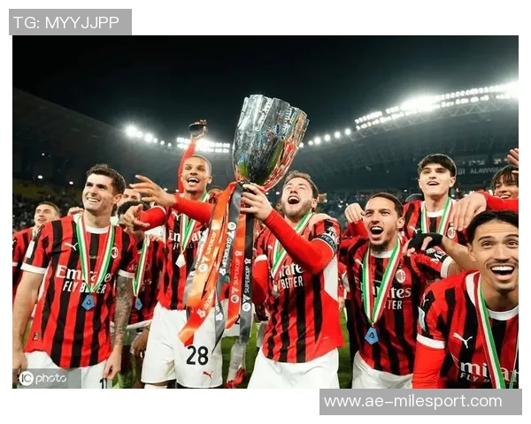 米兰发布意大利超级杯海报迈尼昂莫德里奇拉比奥特齐亮相 米兰发布意大利超级杯海报迈尼昂莫德里奇拉比奥特齐亮相