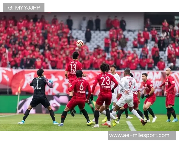 中乙联赛第30轮上海海港富盛经开队与温州俱乐部中胤队战成平局精彩对决 中乙联赛第30轮上海海港富盛经开队与温州俱乐部中胤队战成平局精彩对决