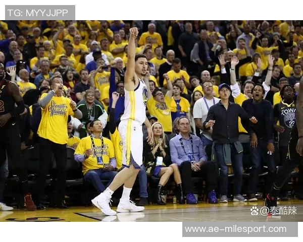 布克遭遇严密防守表现平平13投5中三分球命中率低迷仅得18分6失误